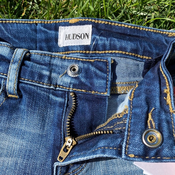 ✨🆕✨ Hudson Parker Straight Leg Toddler Jeans, NWT - Picture 2 of 7